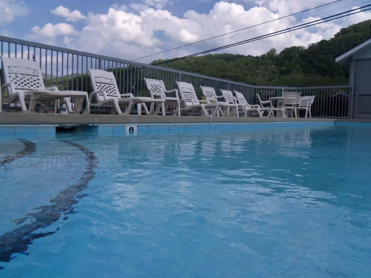 Four Seasons 2* Maggie Valley