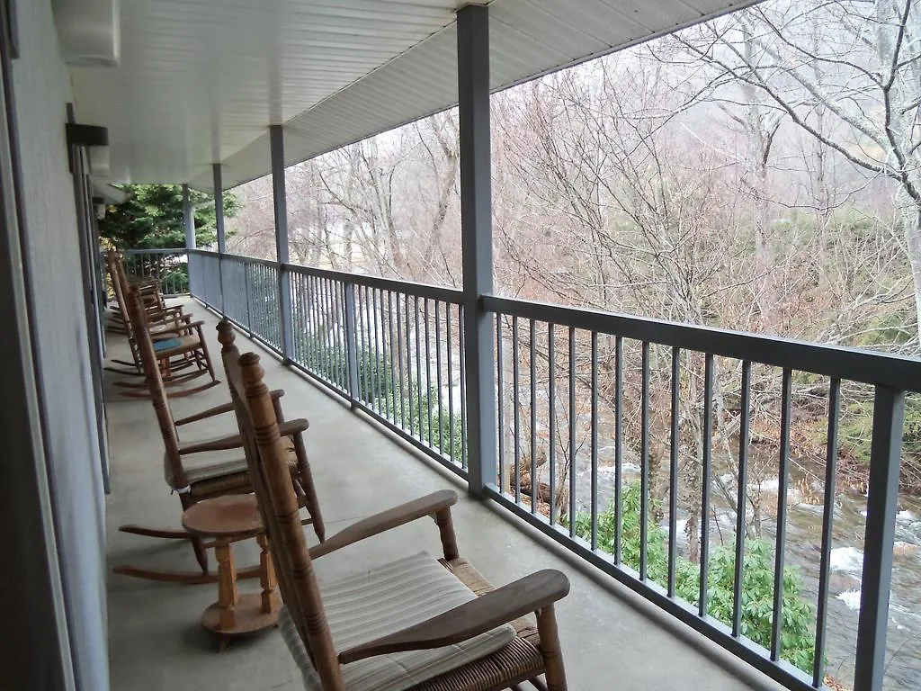 Four Seasons Motel
