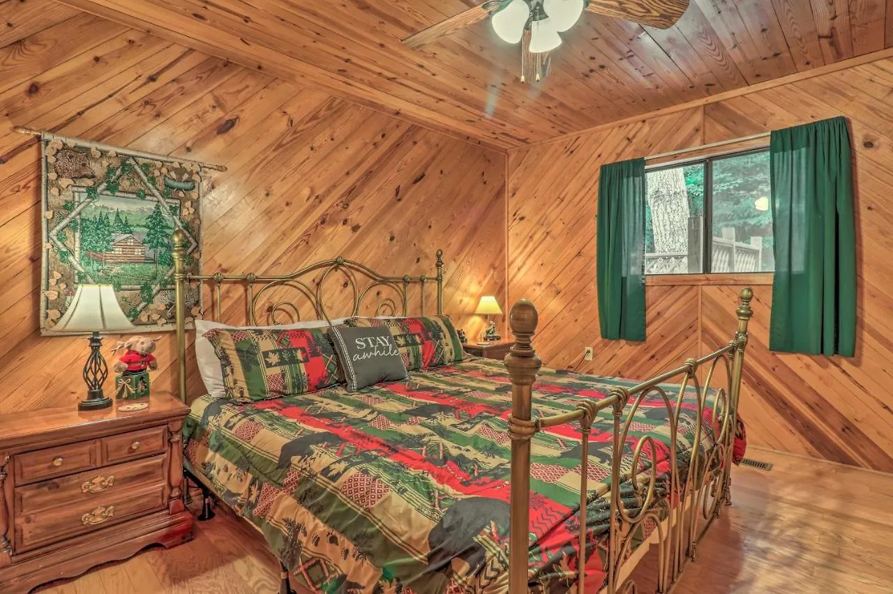 Prázdninový dům Cozy With Deck And Private Hot Tub *