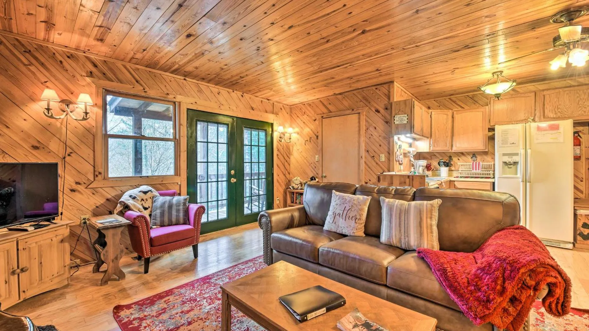 Cozy With Deck And Private Hot Tub Maggie Valley