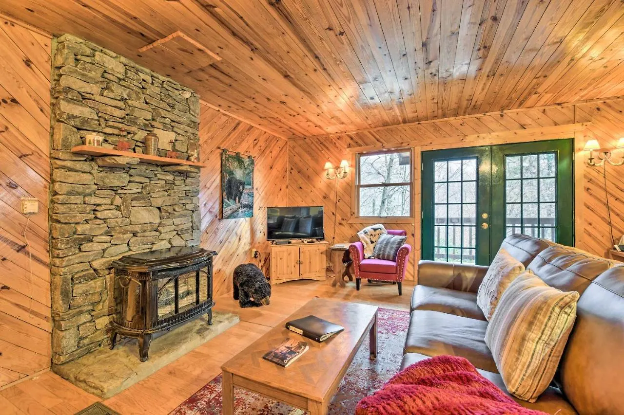 Prázdninový dům Cozy With Deck And Private Hot Tub *