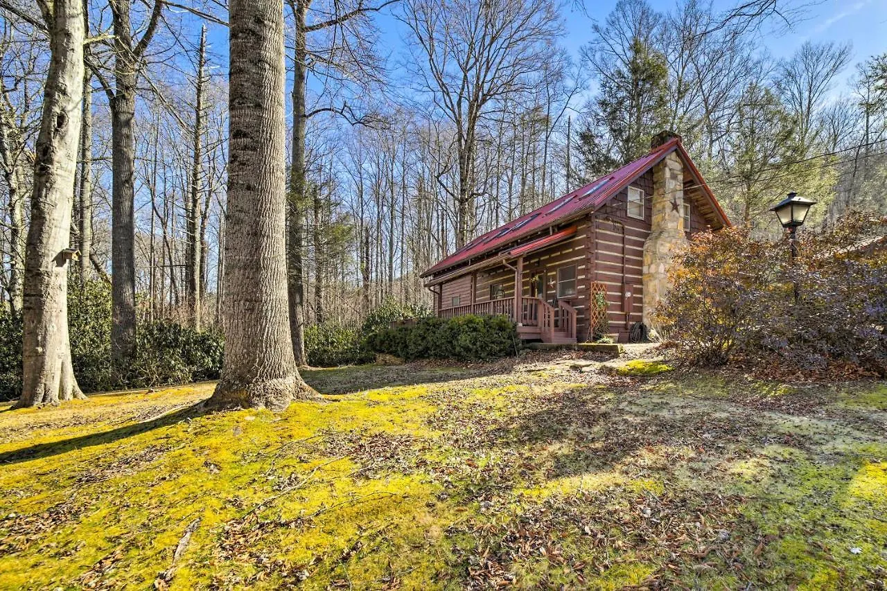 Cabin With Game And Hot Tub!