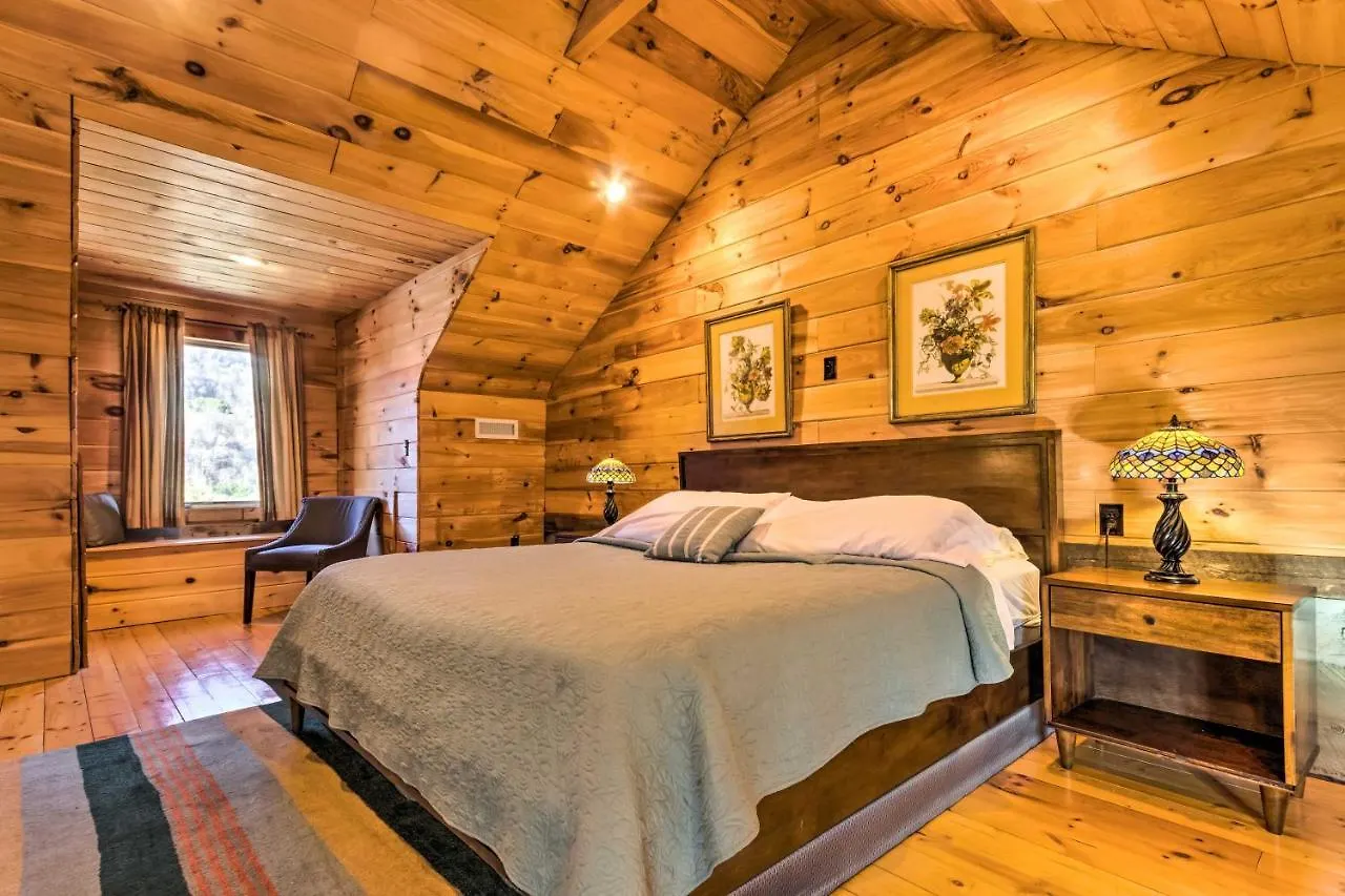 The Cabin At Marys Place With Deck And Mtn Views! * Maggie Valley