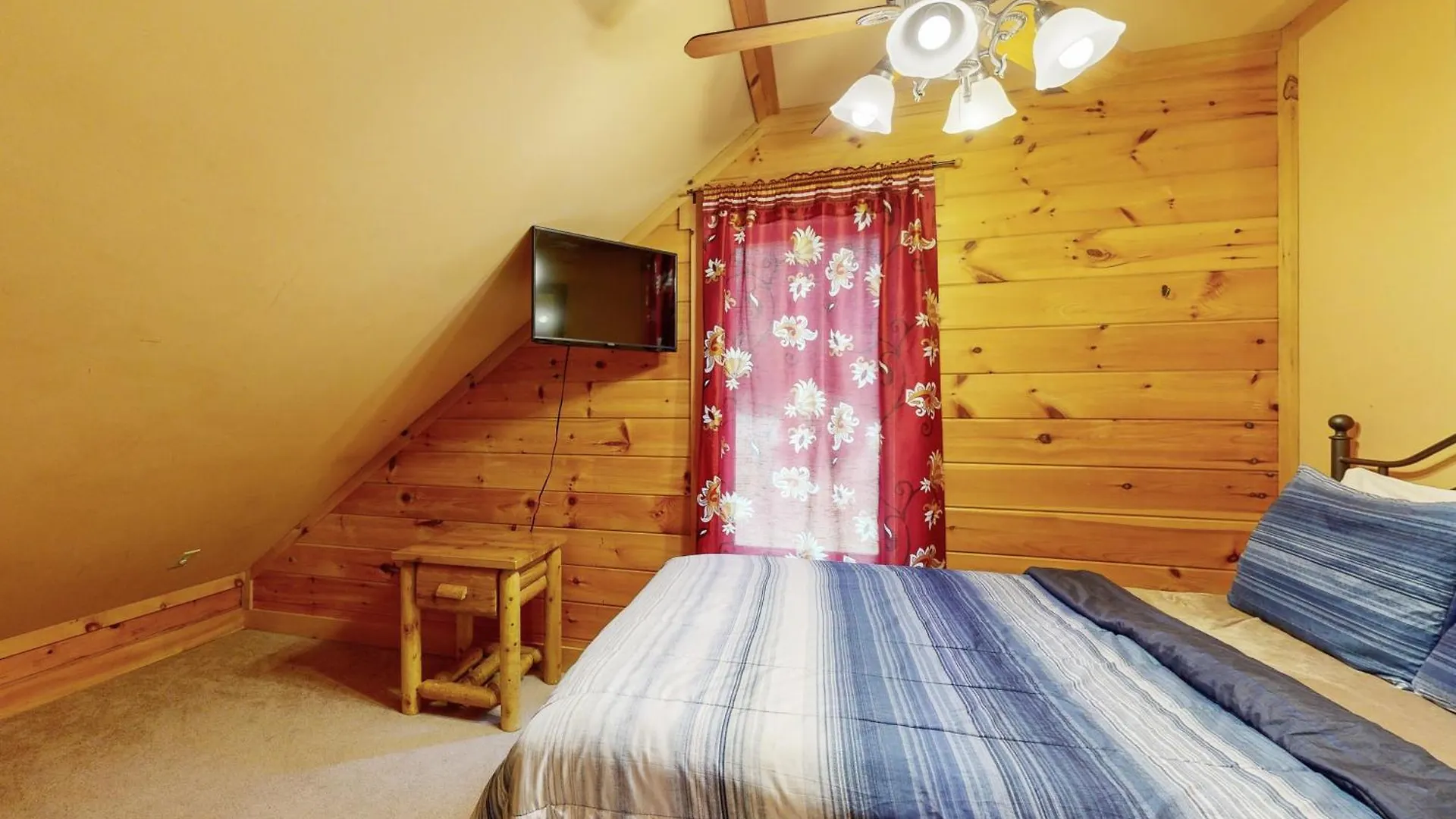 Holiday home Coppertop Cabin *
