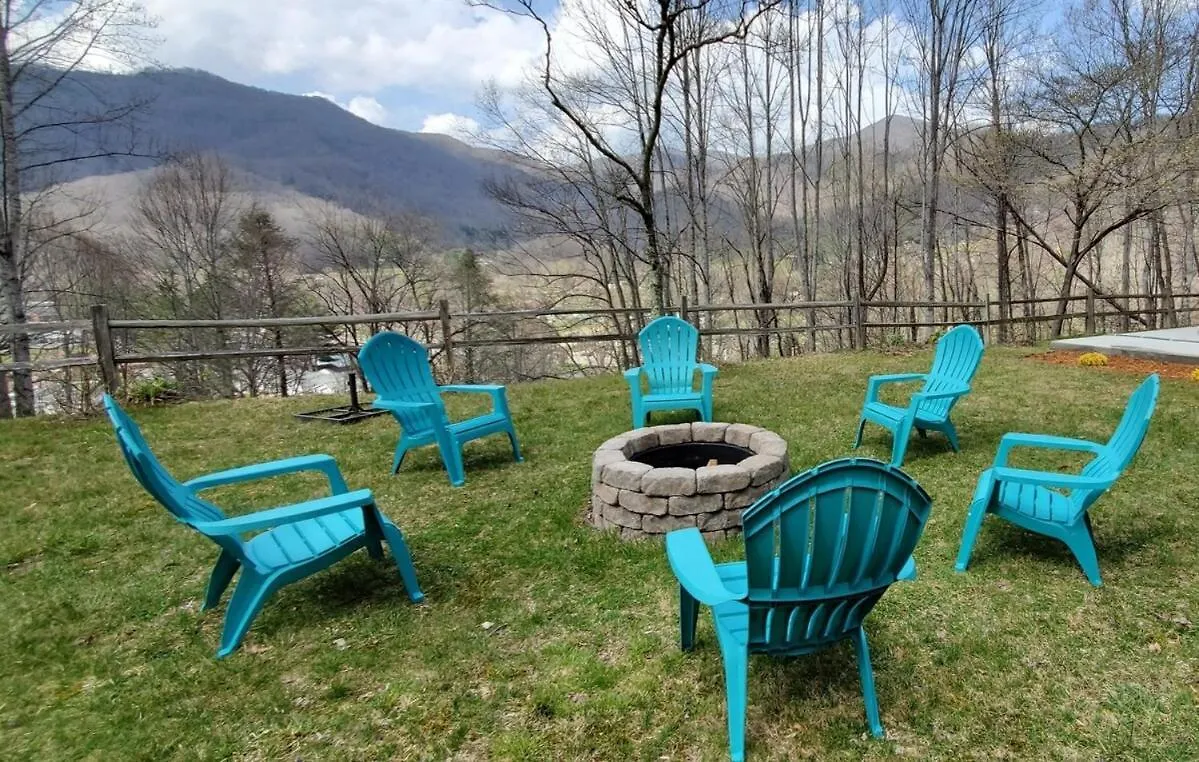 Halfback Ridge-heart Of Maggie Valley-hot Tub-fenced Pet Area-gazebo-views Maggie Valley