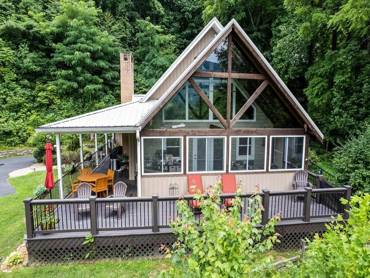 Holiday home Halfback Ridge-heart Of Maggie Valley-hot Tub-fenced Pet Area-gazebo-views *