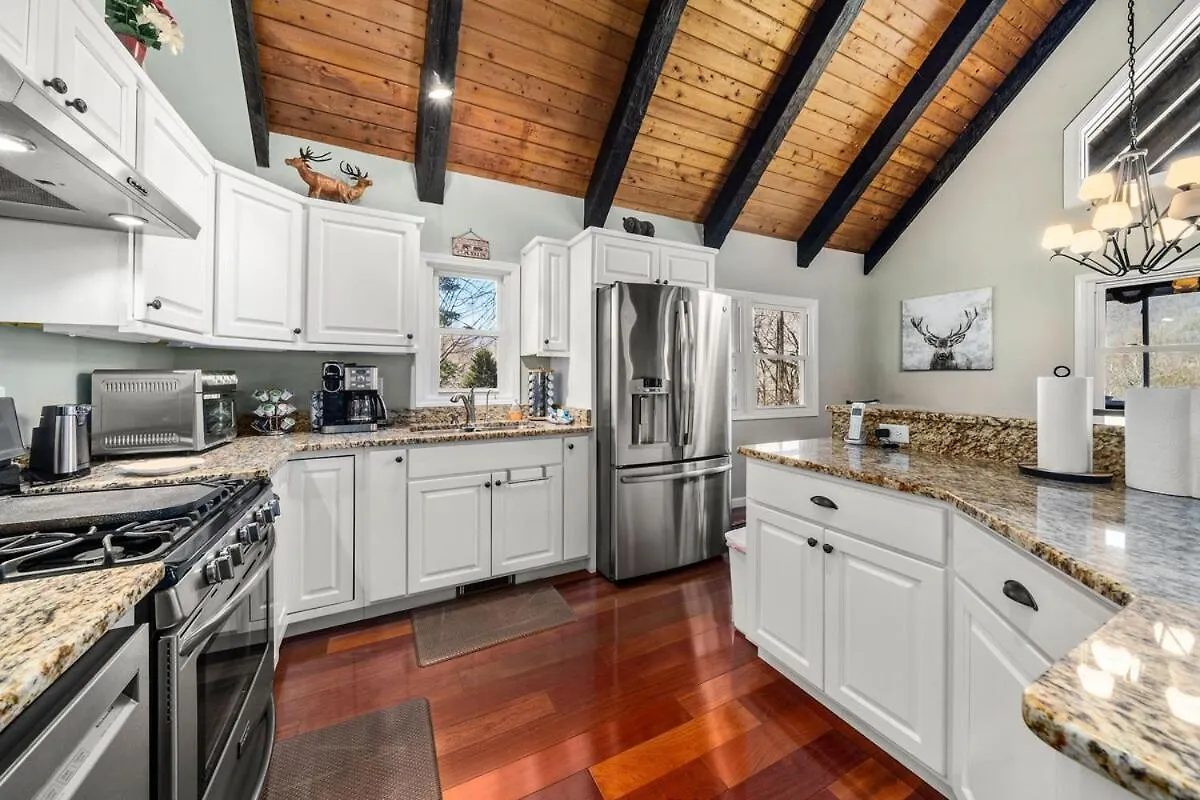 Holiday home Halfback Ridge-heart Of Maggie Valley-hot Tub-fenced Pet Area-gazebo-views *