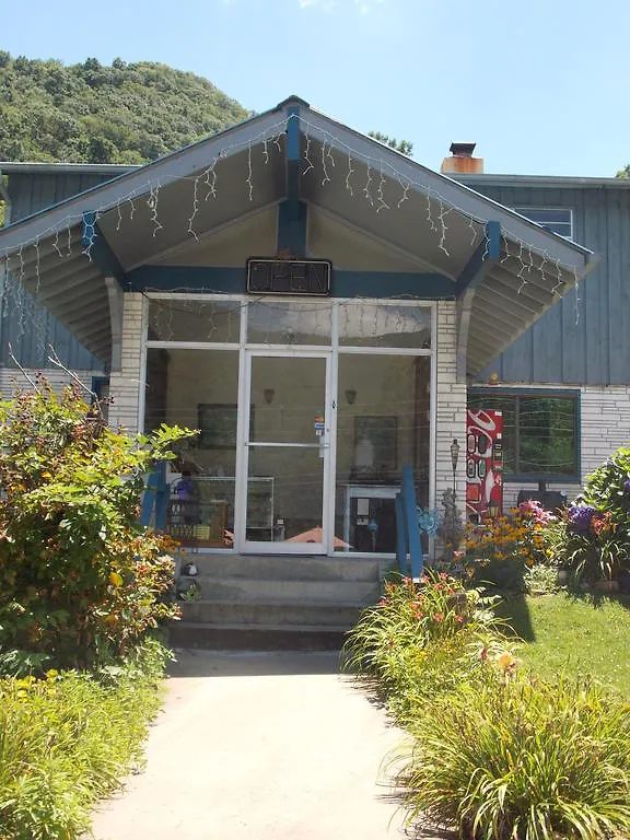 Motel Clarketon - *
