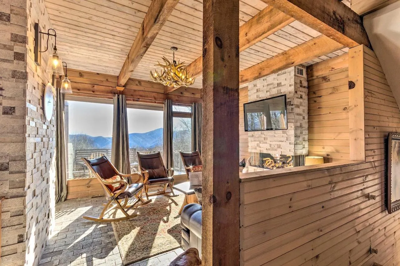 Luxe Blue Ridge Mountain Retreat With Sauna And Creek!