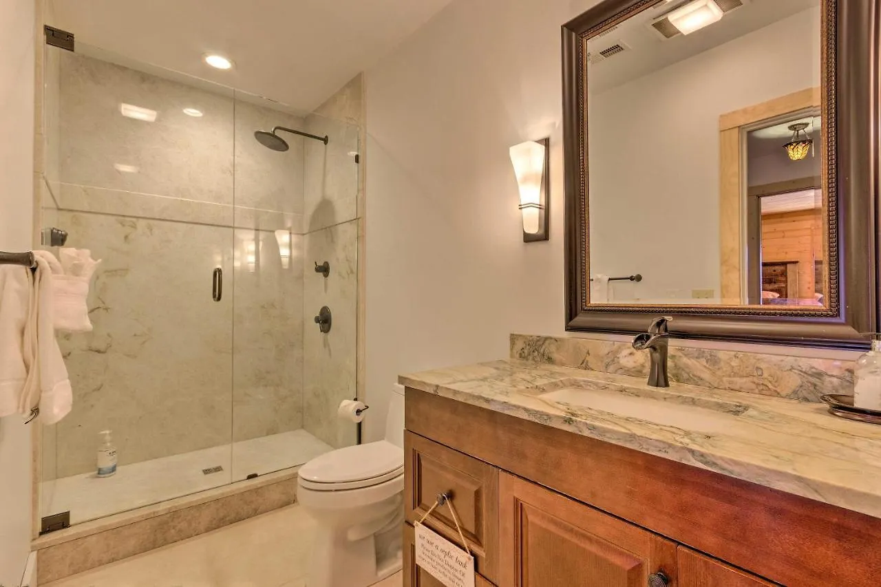 Holiday home Luxe Blue Ridge Mountain Retreat With Sauna And Creek! *