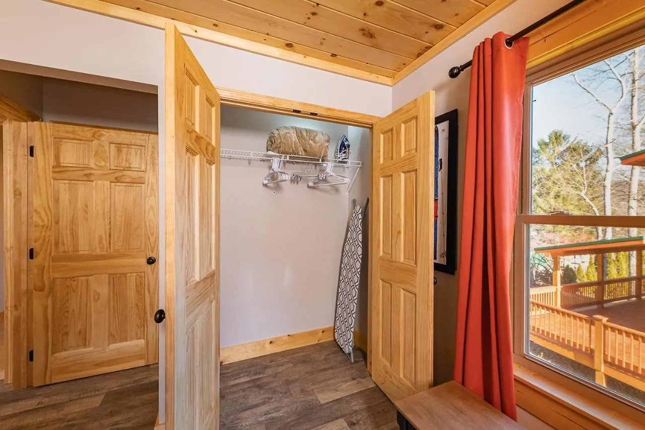 The Red Fox Cabin Holiday home Maggie Valley