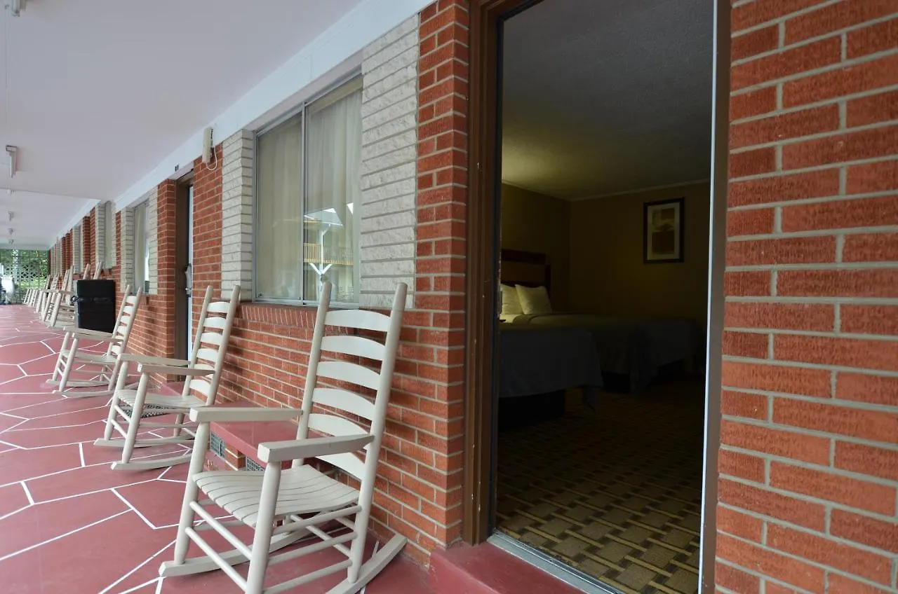 Travelowes - 2* Maggie Valley