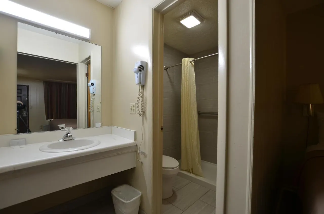 Motel Travelowes - 2*