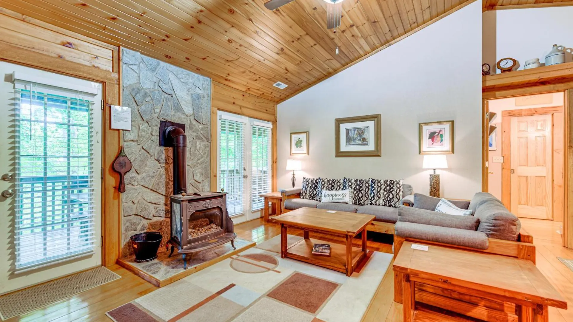 Serene Retreat With Deck And Hot Tub! Prázdninový dům Maggie Valley