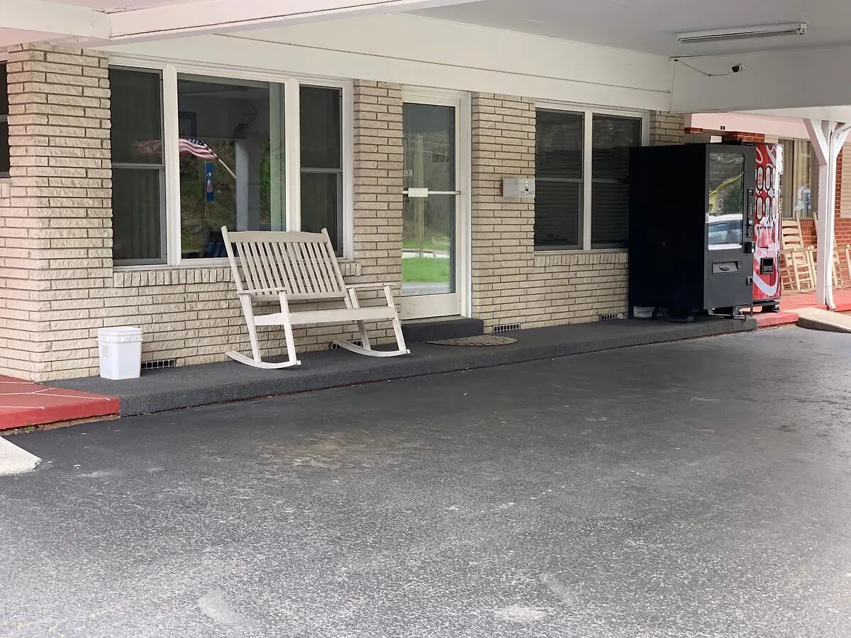 Travelowes - 2* Maggie Valley